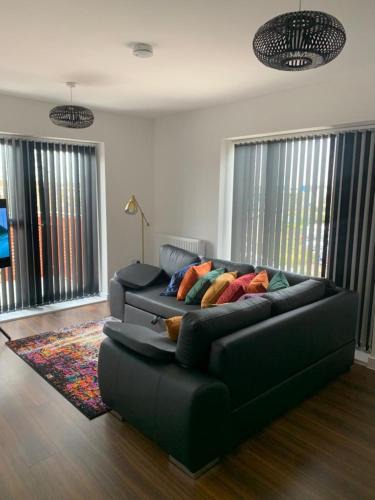 West Thurrock Apartment | 2 Bed Flat- Direct Links to Central London