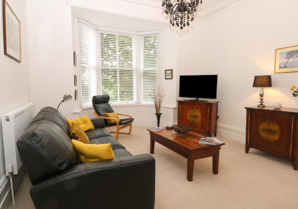 Buxton Apartment | 2B Cavendish Villas