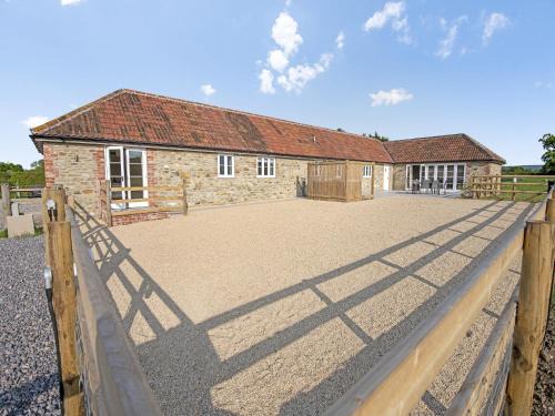 Chetnole House | Barnyard