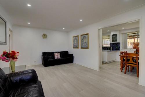 Werrington House | Contractors Welcome Spacious 4BR Free Parking
