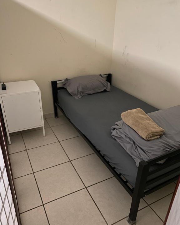 Hialeah Hostel | Private Cubicle - Single Bed - Mixed Shared Dorm - MIAMI AIRPORT