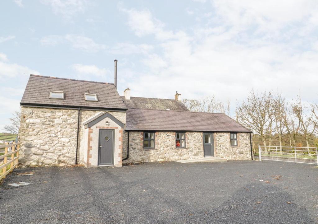 Brynrefail House | Rhydau Cottage