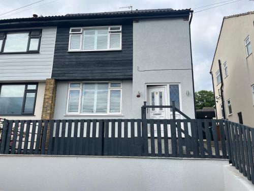 Skipton House | Shepherd's Lodge