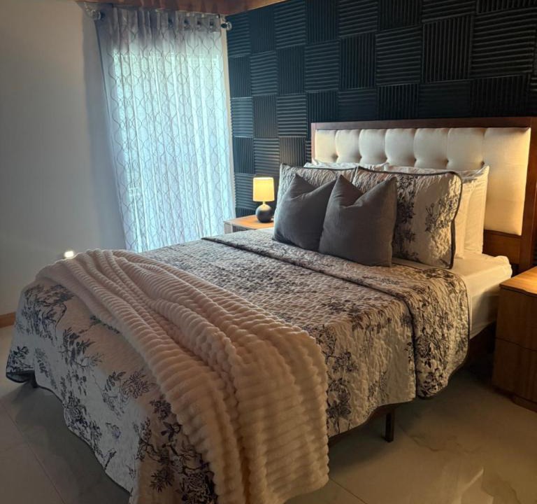 Country Club Apartment | Wood & White