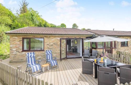 Denton House | 2 Bed in Bladbean oc-ct029