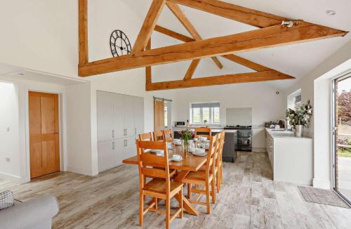 Eleighwater House | 4 Bed in Chard oc-83501