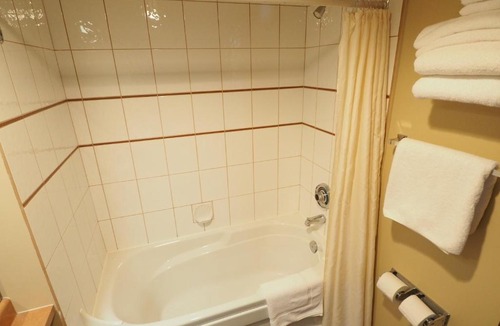 Apex Mountain Apartment | Apex Mountain Inn Suite 205-206 Condo