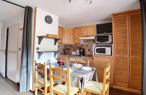 Les Bruyeres Apartment | Appartement 2 pièces, ski aux pieds, balcon loggia, 4 personnes - FR-1-344-919