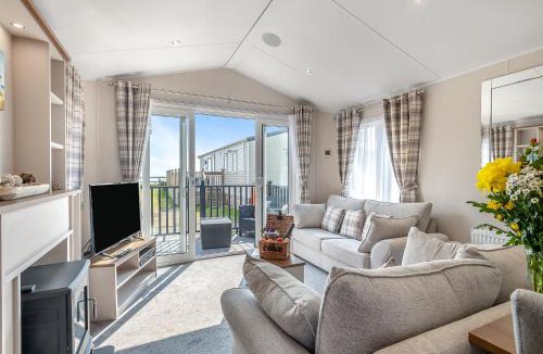 Corton House | Azure View