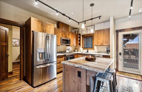 Whitefish House | Baker Loft 302