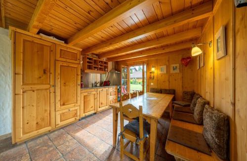 Saint-Pierre-de-Clages Ski Chalet | Chalet Pierre Blanche