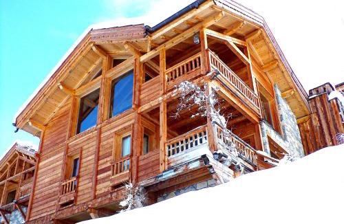 Vars Ski Chalet | Charming Chalet w/Mountain & Slope Views, Jacuzzi