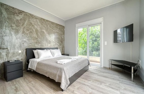 Platia Viktorias Apartment | Charming Contemporary 2 bedroom apartment
