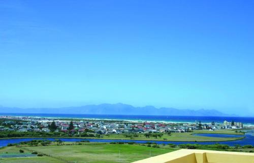 Muizenberg Hotel | Colona Castle