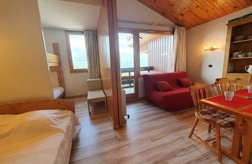 Bellentre Apartment | Divisible studio for 4, central location, pets allowed