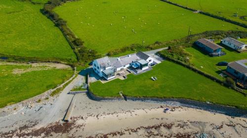 Llanfaethlu House | Dryll y Gro
