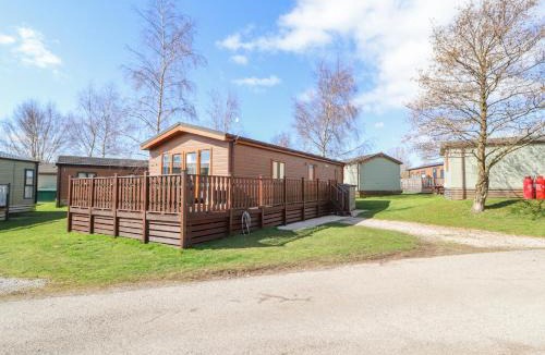 Tewitfield House | Duckling Lodge