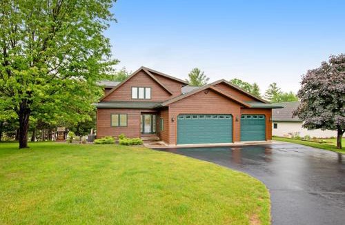 Eagle River House | GolfView GetAway