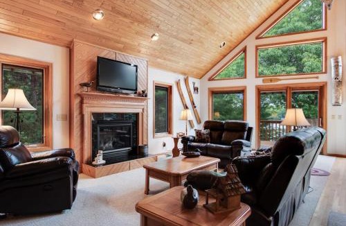 Eagle River House | GolfView GetAway