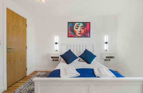 Liverpool Apartment | GuestReady - Stylish Flat with Bay View