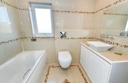 Nottingham House | Hillside House