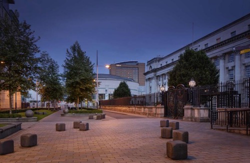 Belfast Central District Hotel | Hilton Belfast