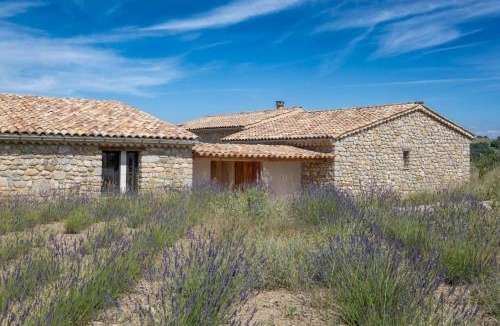 Laragne-Monteglin House | Maison Time-out