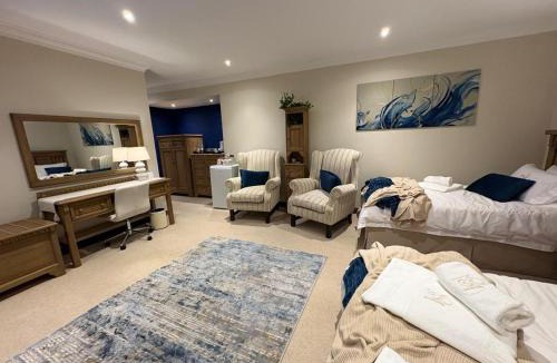 Rustenburg House | Marble on 8