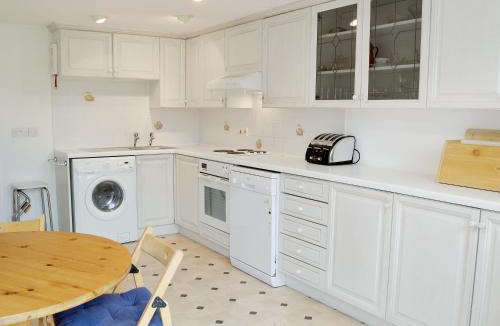Broadwindsor House | Meadow Cottage-E1793