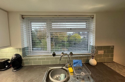 Upton Cheyney Apartment | modern 1 bed apartment with car parking