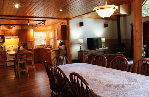Apex Mountain House | Murphy's Cabin Retreat @ Apex Penticton