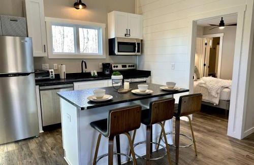 Monteagle House | New Mountain Tiny Retreat with Beautiful Deck in Tennessee