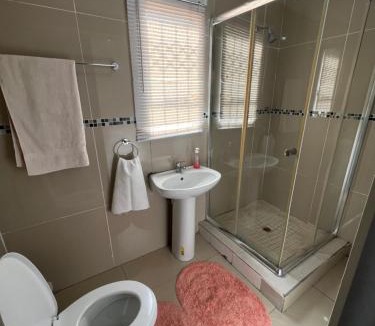 Mogwase Bed & Breakfast | Oteng Lifestyle BnB