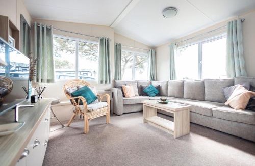 Milford on Sea House | Pineview Retreat