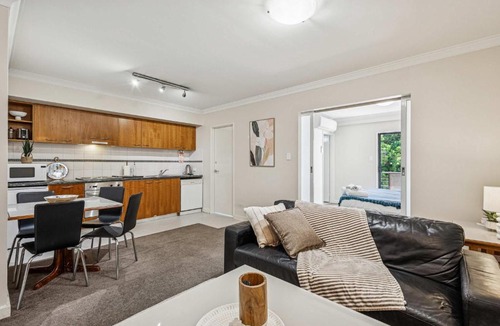 Perth Central Business District Apartment | Simple City Accommodation Near CBD