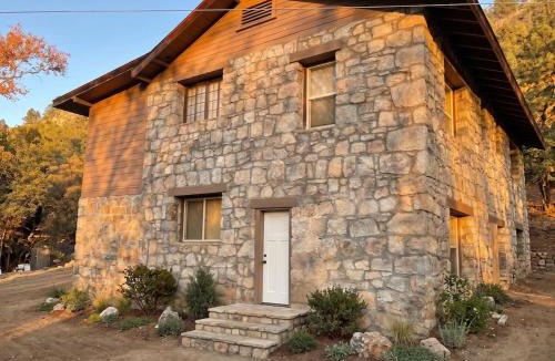 Globe House | The Managers Quarters at Ash Creek