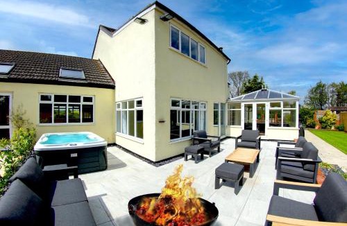 Grimsby House | The Willows