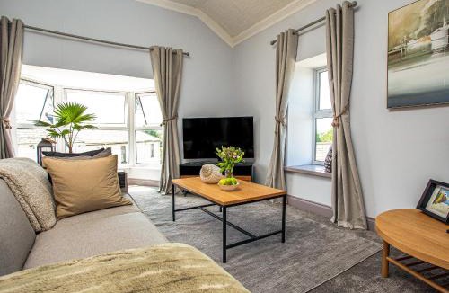 Saint Erth Praze House | Upper Deck