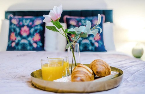 Leamington Spa Apartment | Victoria Park Studio 11 - Free Parking, WiFi, Near Town Centre, Free DisneyPlus, Prime & Netflix