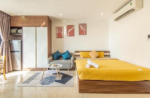Trung Hoa Nhan Chinh Apartment | Vinhomes D'Capitale Studio Apartment with Sunset view