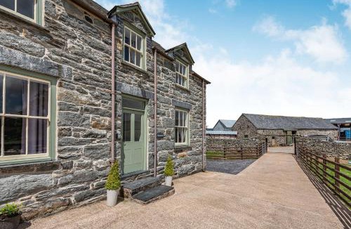 Bala House | Waedog Bach