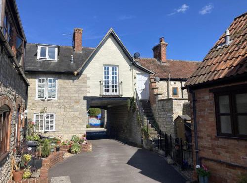 1 Bed in Queen Camel oc-c30506