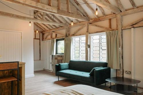 1 Henham Barns