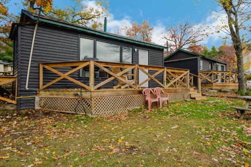 2-Bedroom Cottage #10 - Pitch Pine