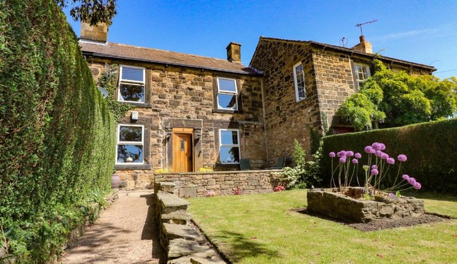 2 Snape Hill
