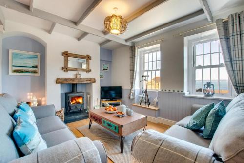 3 Bed in Gorran Haven oc-p00812