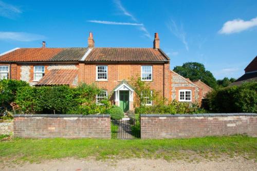 5 Bed in Southrepps oc-2211