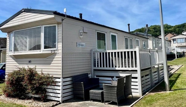8 berth pet friendly caravan, Penrhyn Bay, Llandudno
