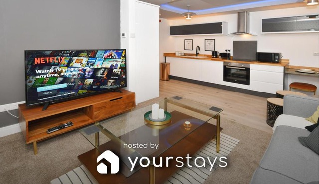 Antrobus Deluxe Apartments by YourStays