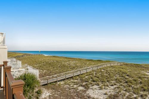Beachfront multi-level home with amazing views - close to everything